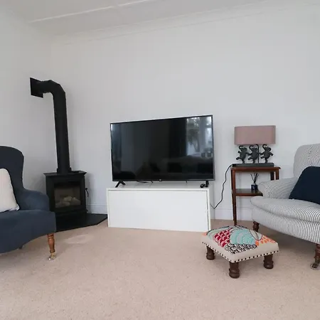 Spacious & Modern House, 100m To Padstow