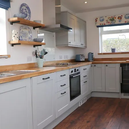 Holiday home Spacious & Modern House, 100m To